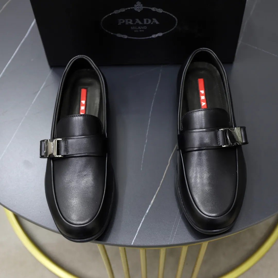Factory price: 600💰Top original order Brand: PRADA (Prada) Standard code: Men's size 38/44 (45 can be customized) Grade: Same as the official website Material: Original cowhide surface, cowhide lining, original wear-resistant soft outsole Style category: Business casual slip-on shoes, young fashion, European and American trends, British style Color: actual picture color